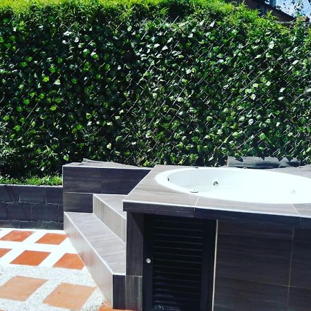 Hostal Spa Casa De Piedra Con Jacuzzi Santa Rosa de Cabal Ngoại thất bức ảnh
