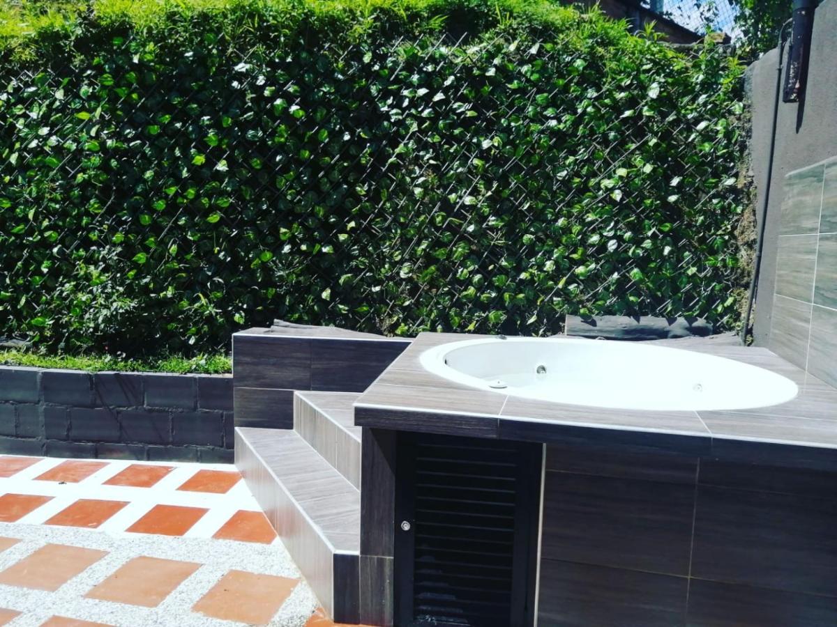 Hostal Spa Casa De Piedra Con Jacuzzi Santa Rosa de Cabal Ngoại thất bức ảnh