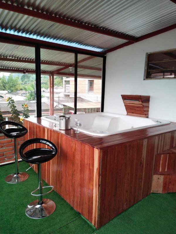 Hostal Spa Casa De Piedra Con Jacuzzi Santa Rosa de Cabal Ngoại thất bức ảnh
