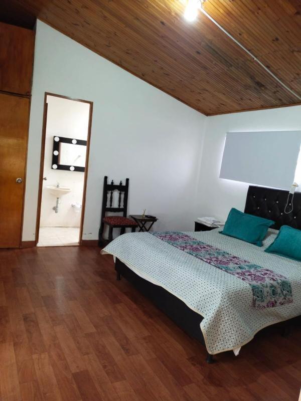 Hostal Spa Casa De Piedra Con Jacuzzi Santa Rosa de Cabal Ngoại thất bức ảnh