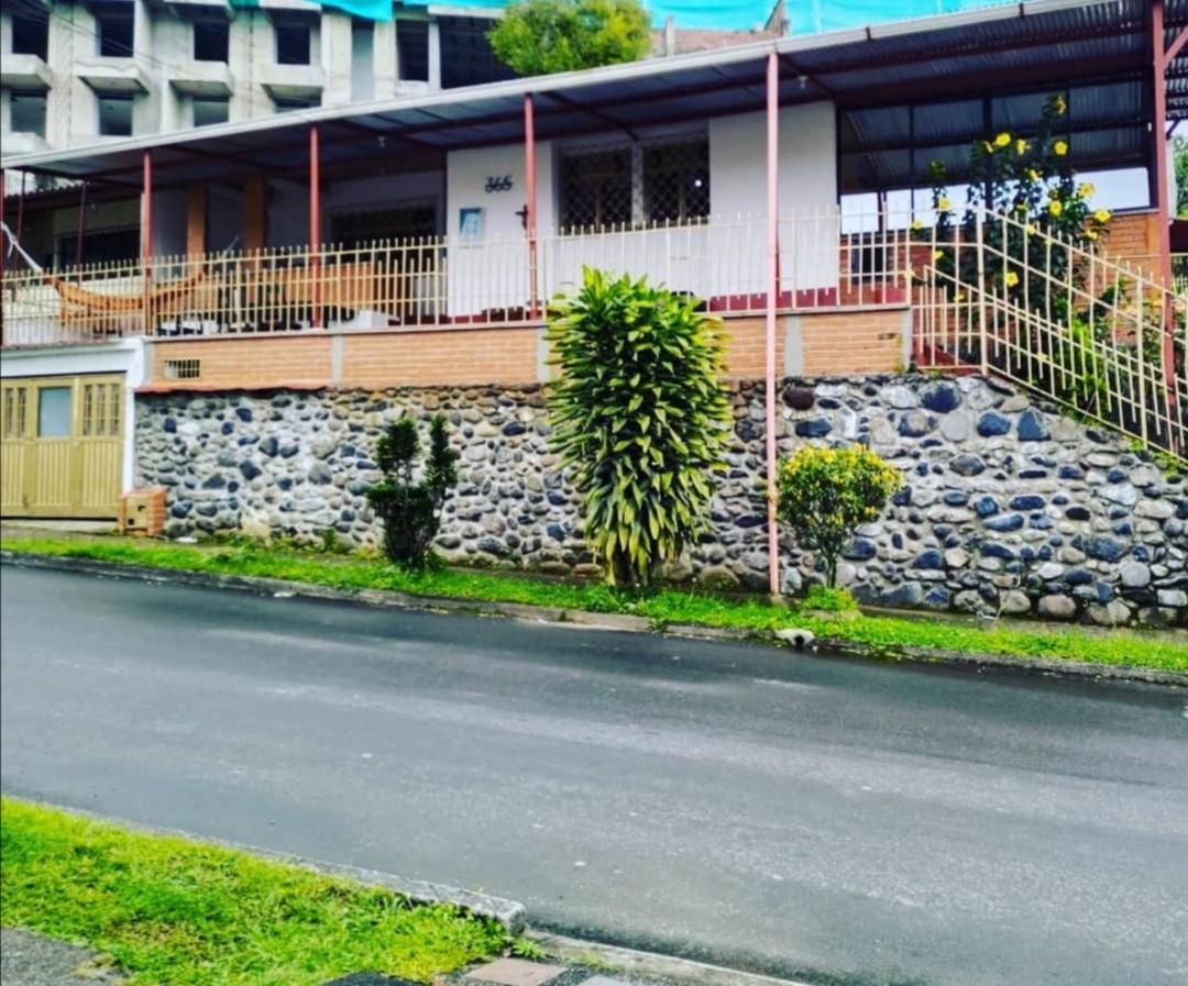 Hostal Spa Casa De Piedra Con Jacuzzi Santa Rosa de Cabal Ngoại thất bức ảnh