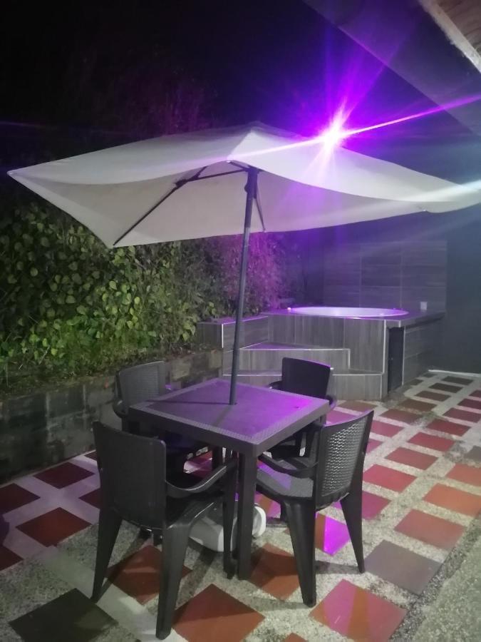 Hostal Spa Casa De Piedra Con Jacuzzi Santa Rosa de Cabal Ngoại thất bức ảnh
