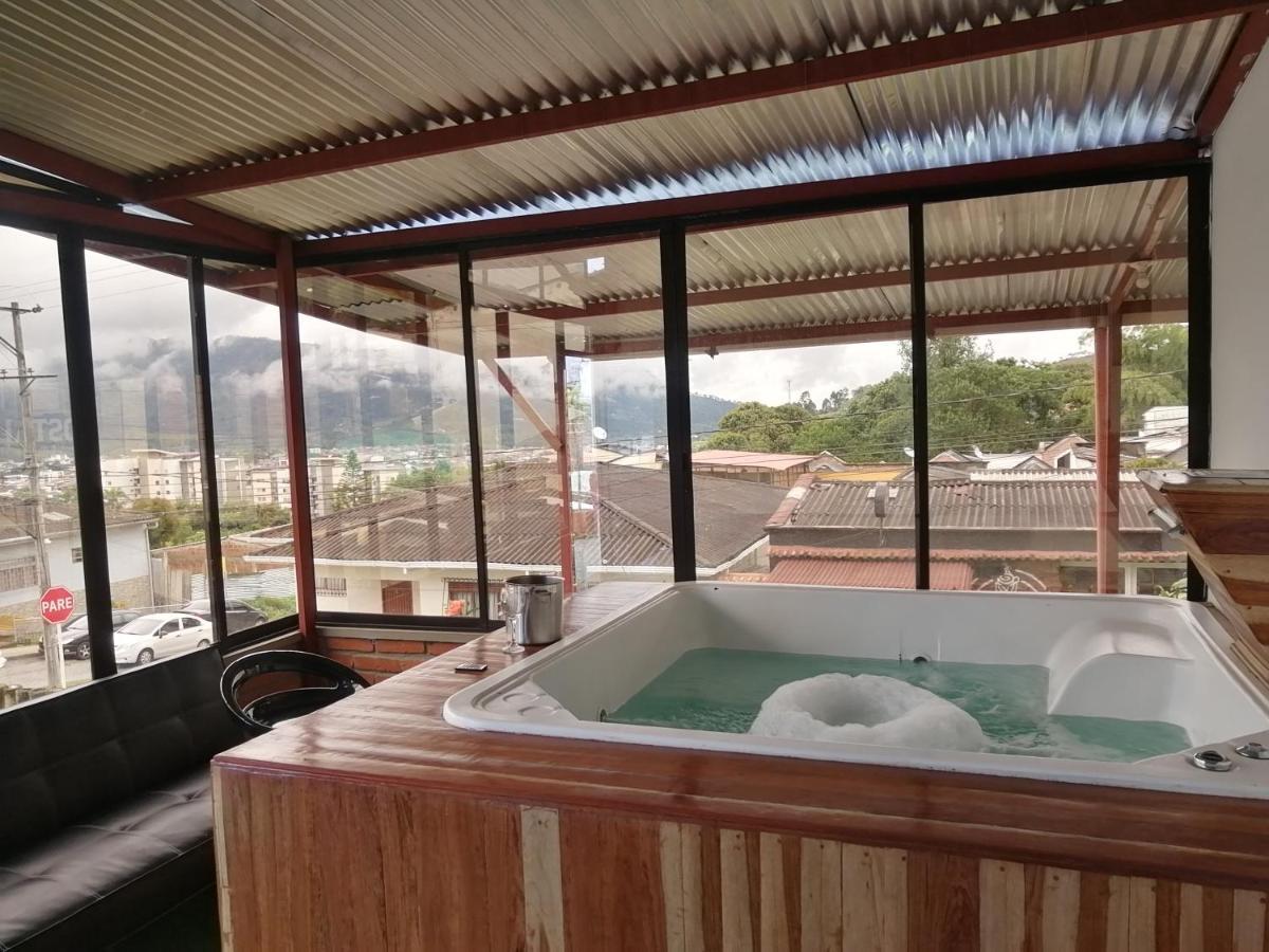 Hostal Spa Casa De Piedra Con Jacuzzi Santa Rosa de Cabal Ngoại thất bức ảnh